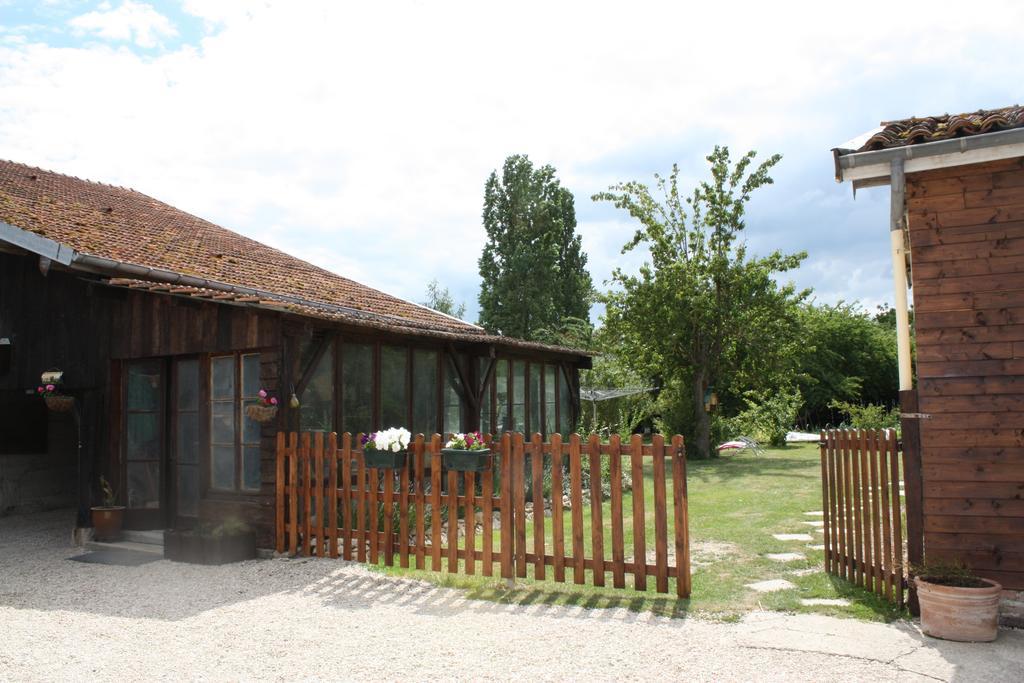 Au Passage Des Grues Bed & Breakfast Drosnay ภายนอก รูปภาพ