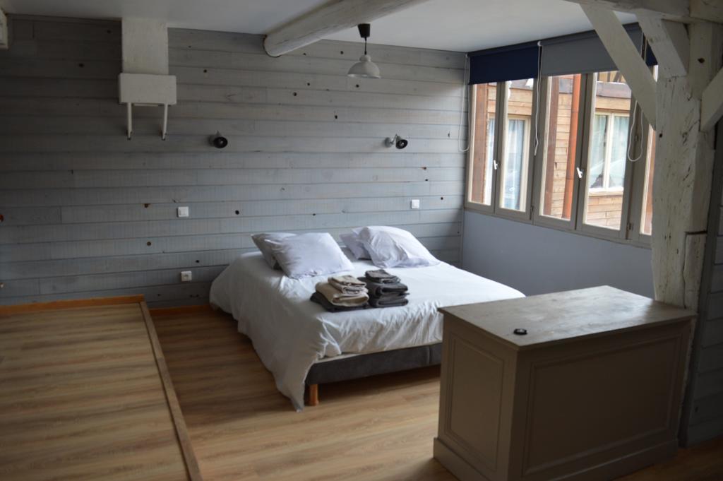 Au Passage Des Grues Bed & Breakfast Drosnay ภายนอก รูปภาพ