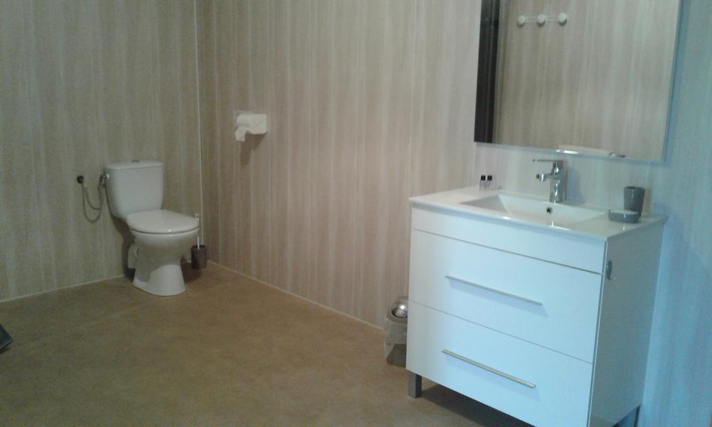 Au Passage Des Grues Bed & Breakfast Drosnay ภายนอก รูปภาพ